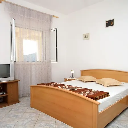 Studio 2138a 3* Molunat